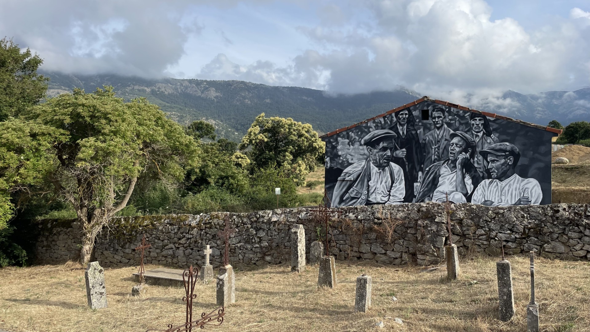 The Street Art List - Mariana Duarte Santos @mariana95santos - Cham'è Rispondi (2024)